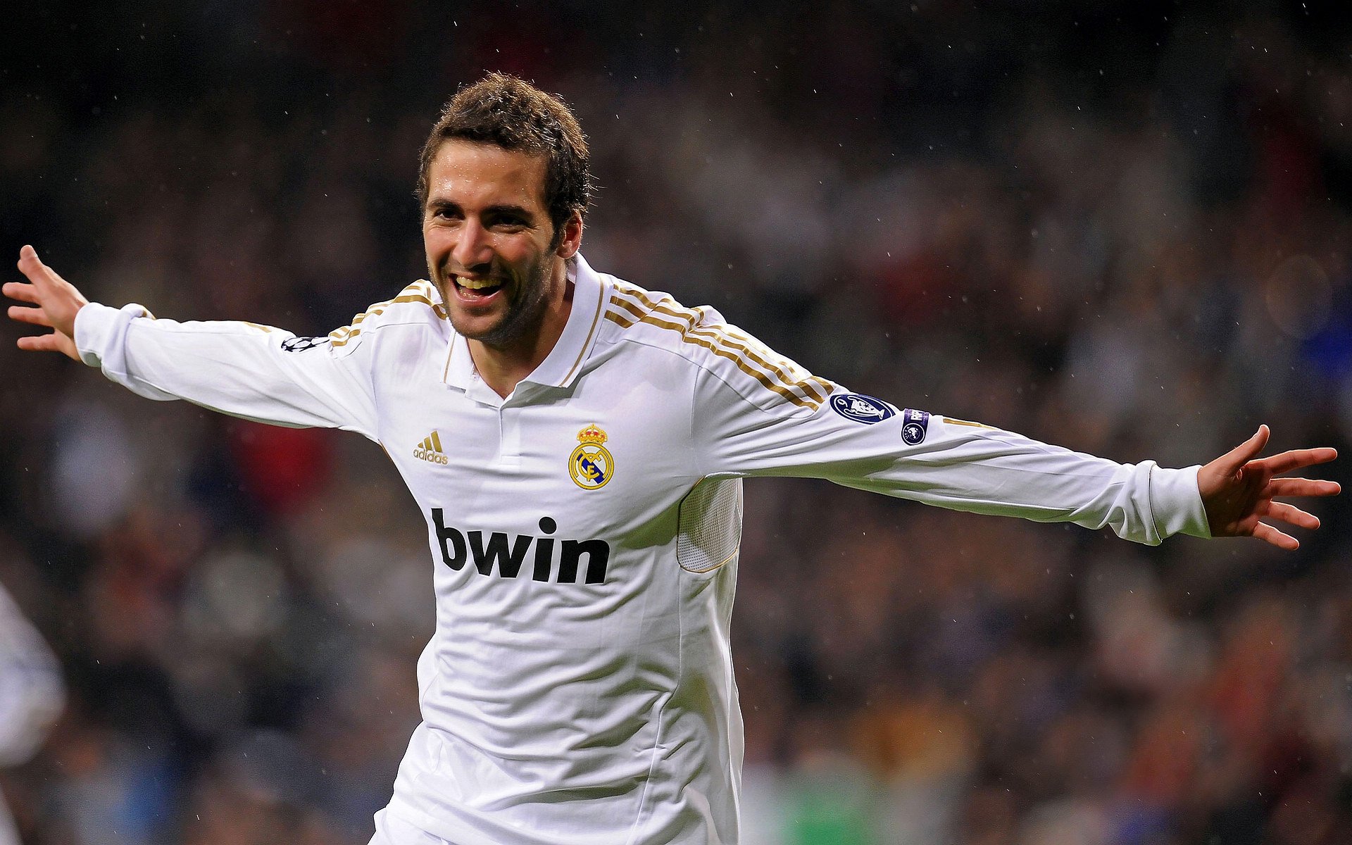 爱游戏app活动-“华金·托比利亚的强硬防守与积极进攻，成就美洲狮队新一代战术体系”